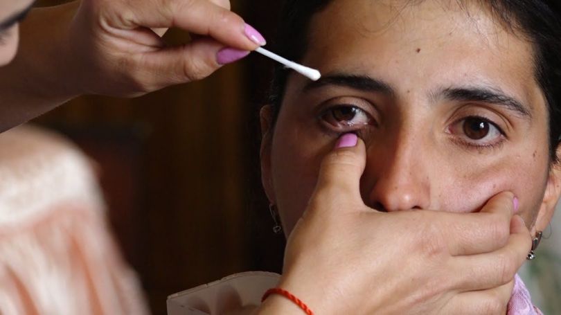 Insolite : Cette jeune arménienne pleure des larmes de cristal [Vidéo] Satenik-kazarian-e28093-larme-e28093-cristal-1